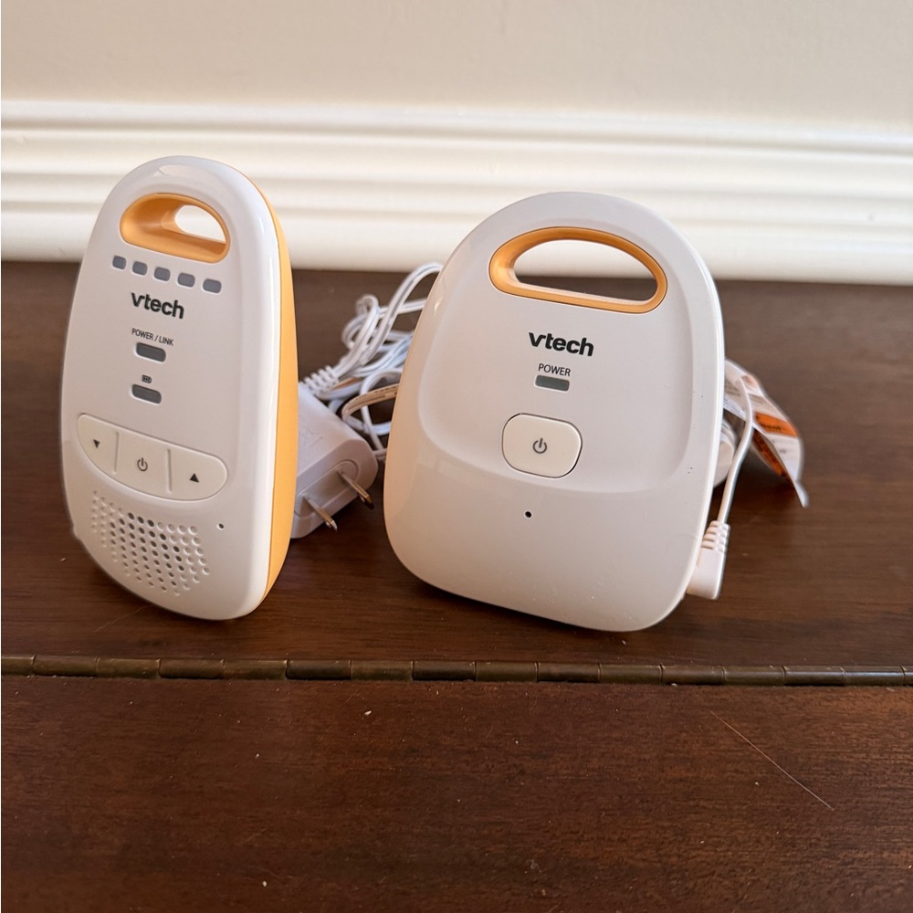 Like new VTech Audio Baby Monitor, used 1 Week - Picture 2 of 5